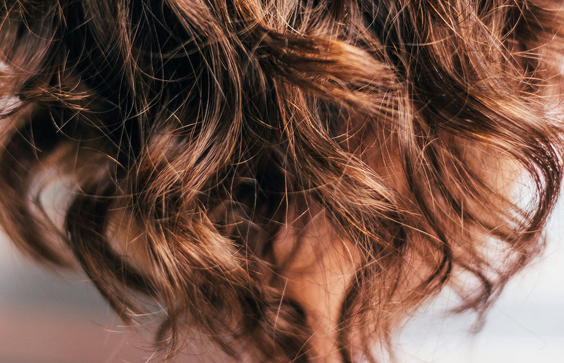 Best Shampoo and Conditioner for Humidity: Fight Frizz with Ela De Pure Smoothing Shampoo & Conditioner